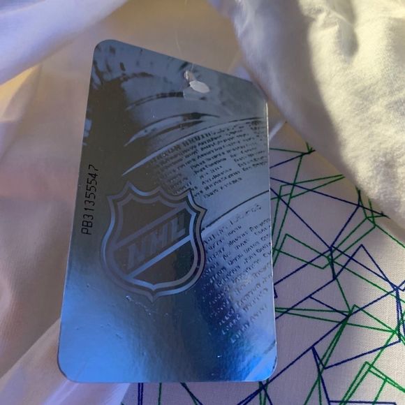 Winnipeg Jets 2018 Official NHL playoff tee - Picture 3 of 5